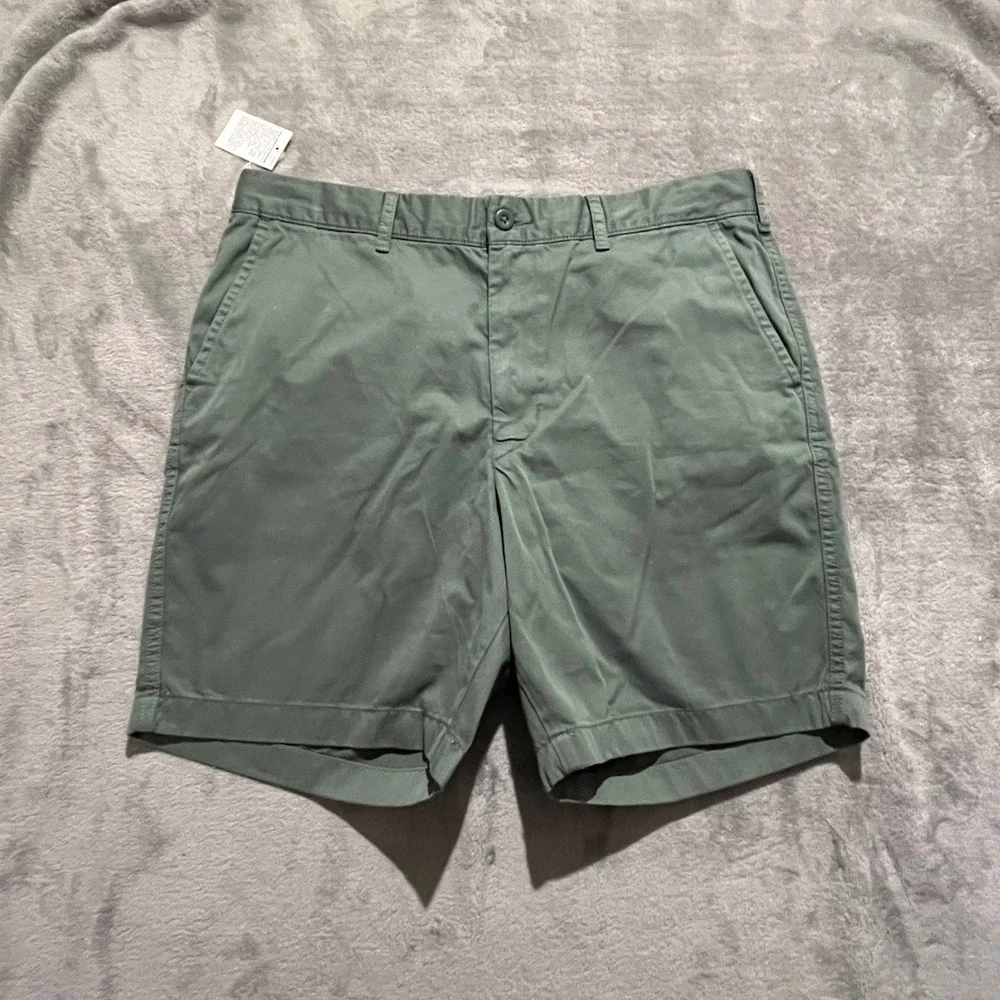 Uniqlo Chino Shorts Mens L Green 7 Inch Inseam 100% Cotton 321-477577